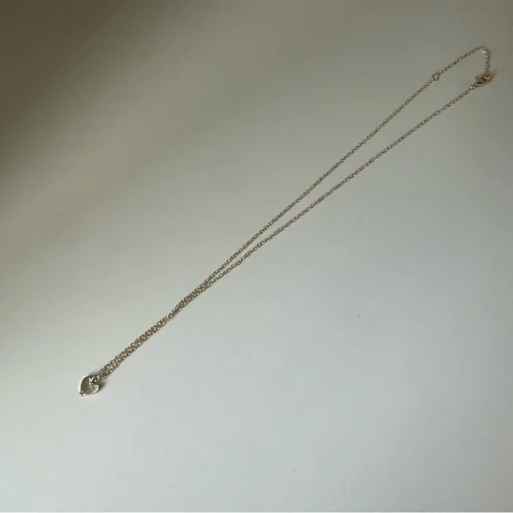 Simple Modern Gold-Tone Heart Pendant on Chain Necklace LA CN - Picture 3 of 5